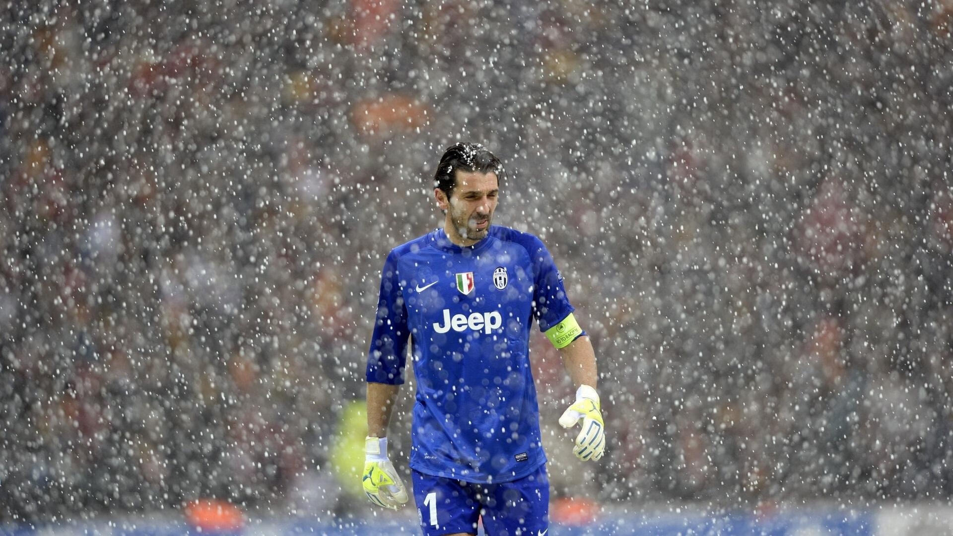 莫德里奇进攻端无人可挡，荷兰掀翻尤文，当艺术足球撕碎钢铁防线